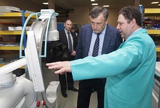 Губернатор Ленинградской области ознакомился с новыми разработками НИПК "Электрон"